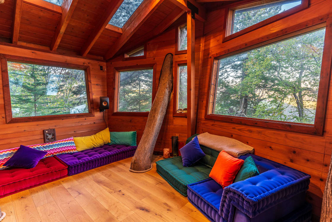 Stunning Treehouse & Cabin