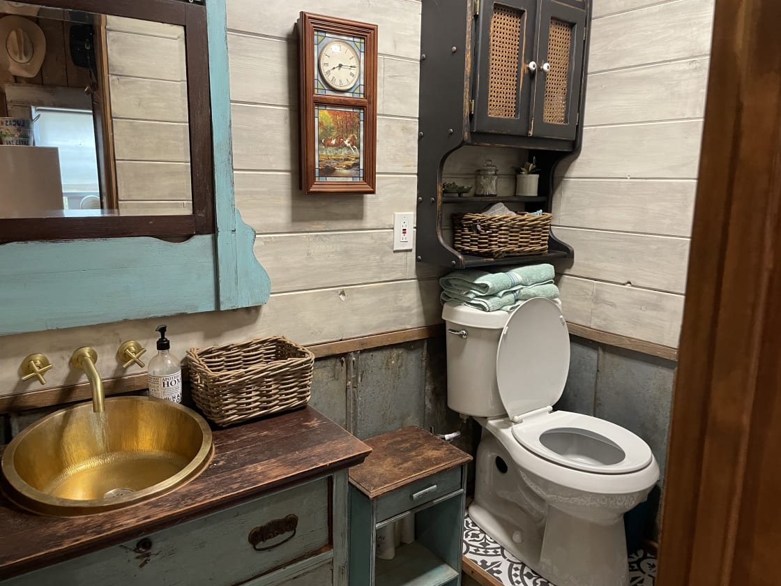 Barn Studio Bathroom
