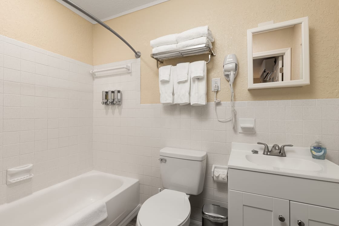 One Bedroom Classic Cabin Bathroom