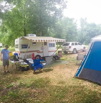 Broken Arrow Camping, Cabins & Tipis