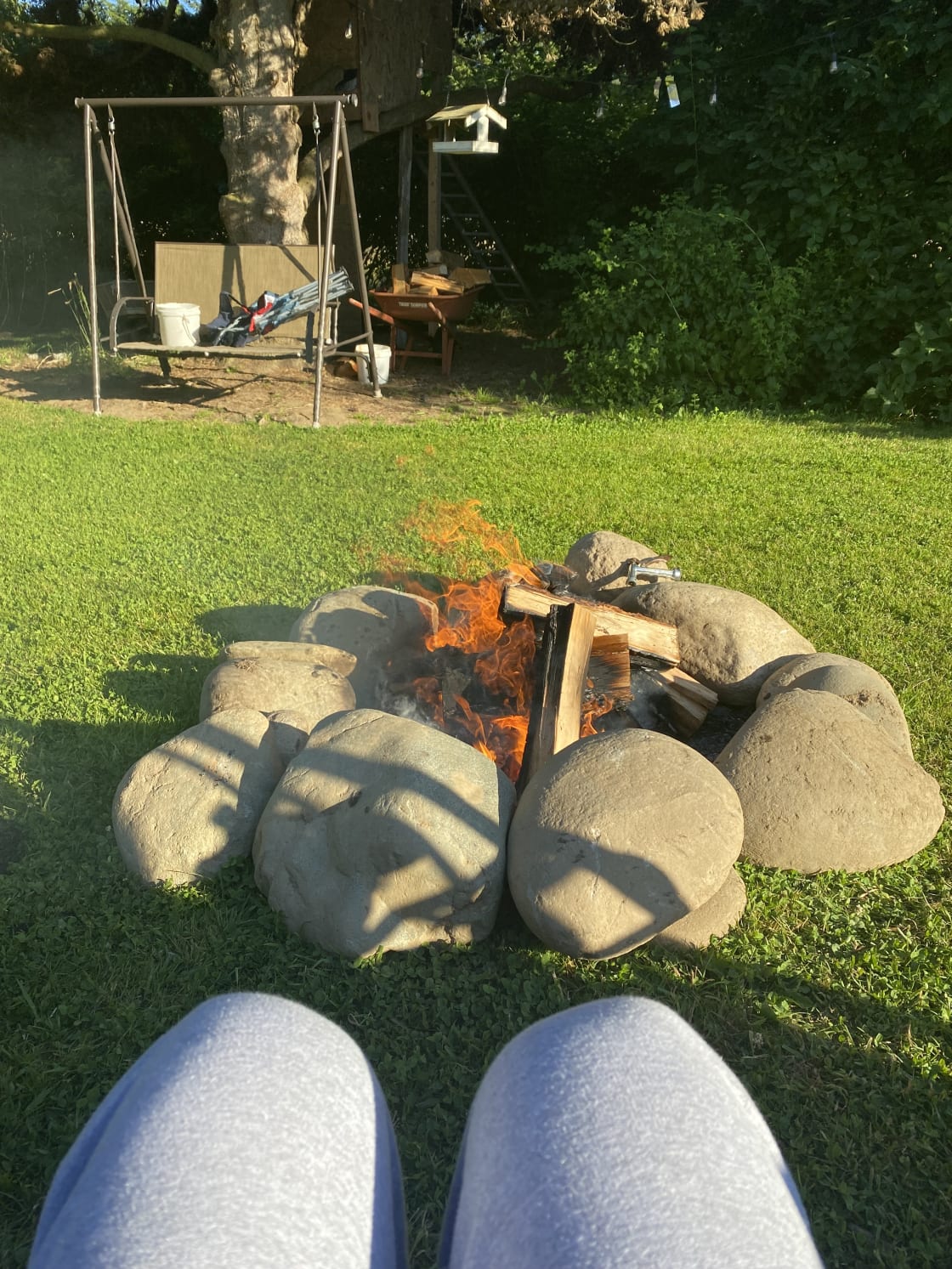 Enjoy a evening next to the fire