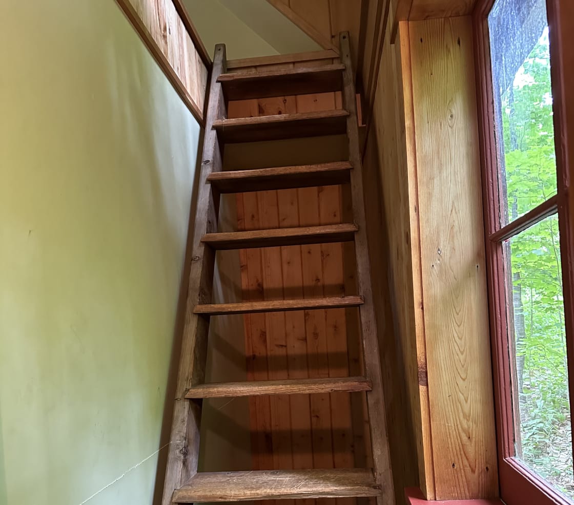 Stairs to loft (these are narrow and steep)