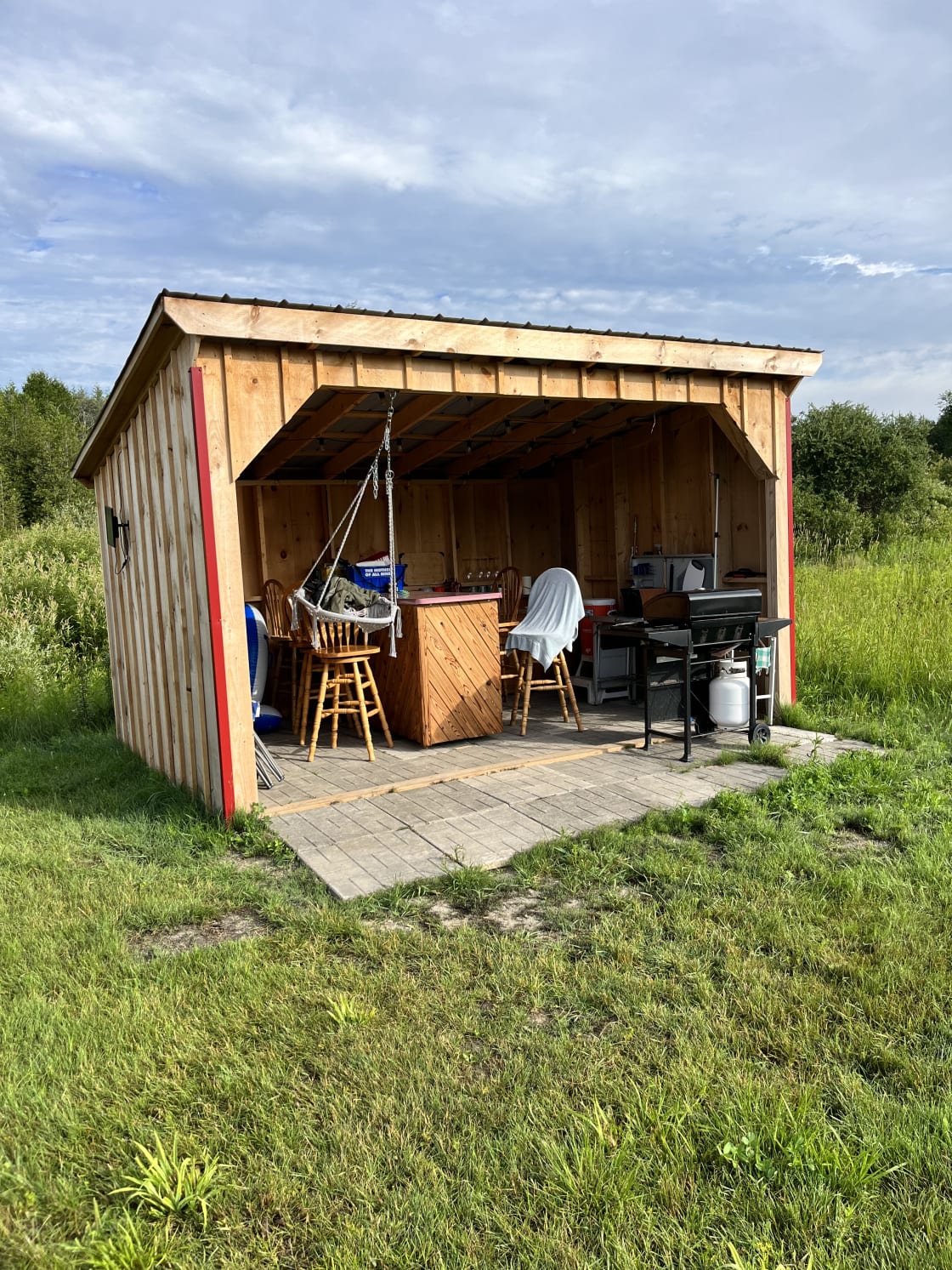 Outdoor kitchen hut. Private and right beside bunkie. 