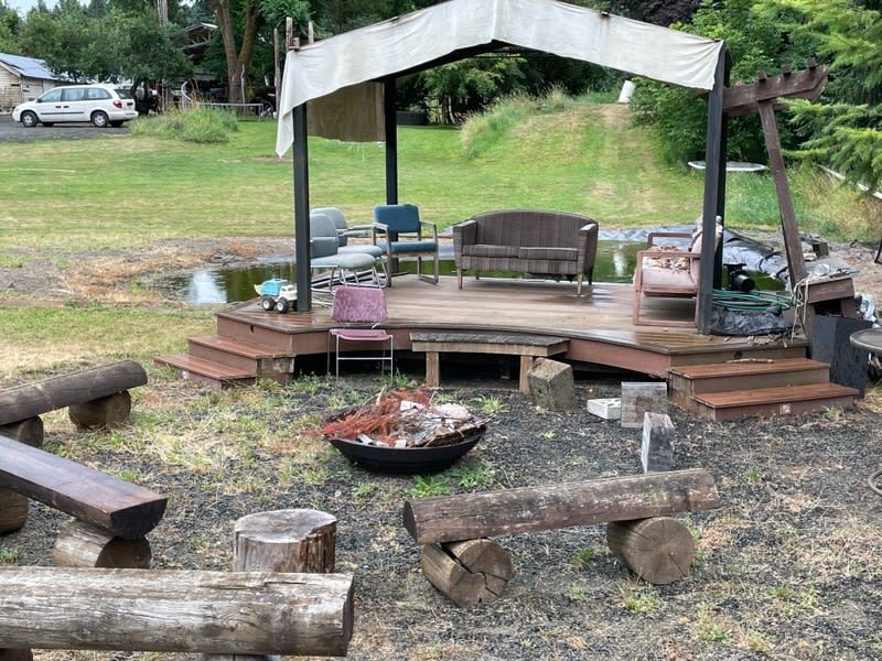 "Coyote Campfire" Shared fire pit and deck for roasting or relaxing. Pond is behind the deck.