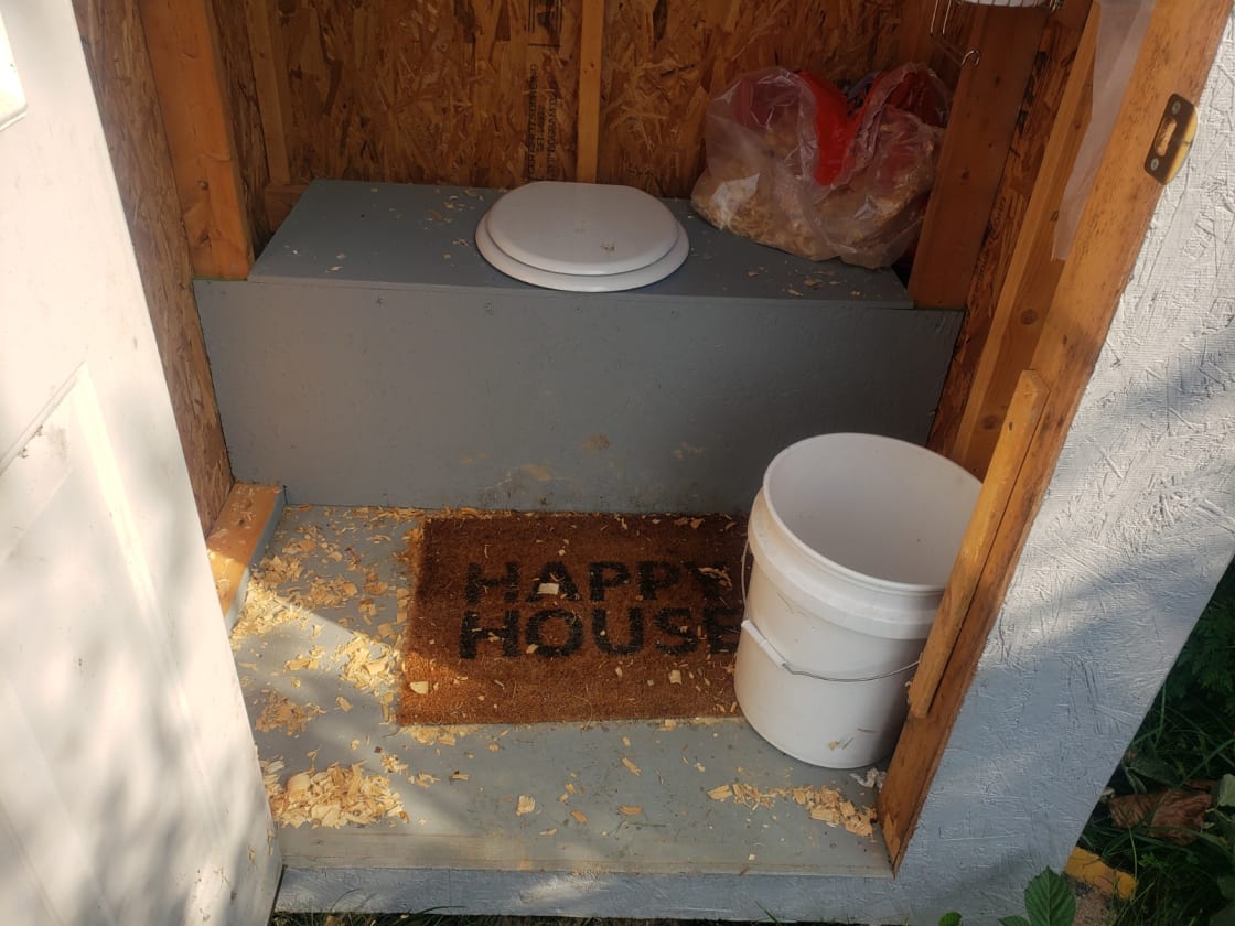 "Happy House" pit toilet