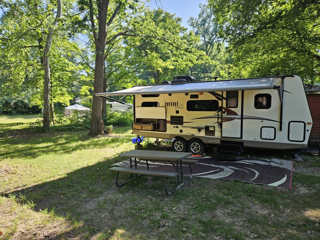EscapeBase-Lake MI RV & Camping