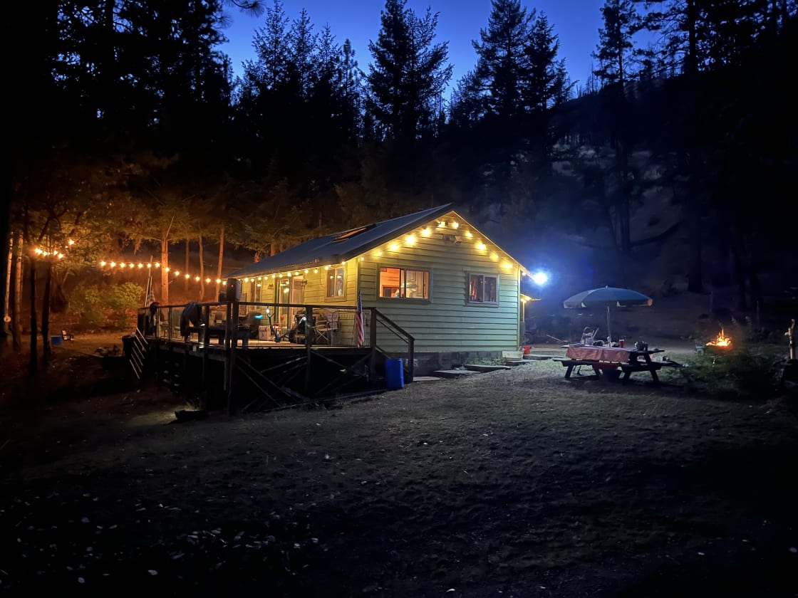 lighting all around the cabin