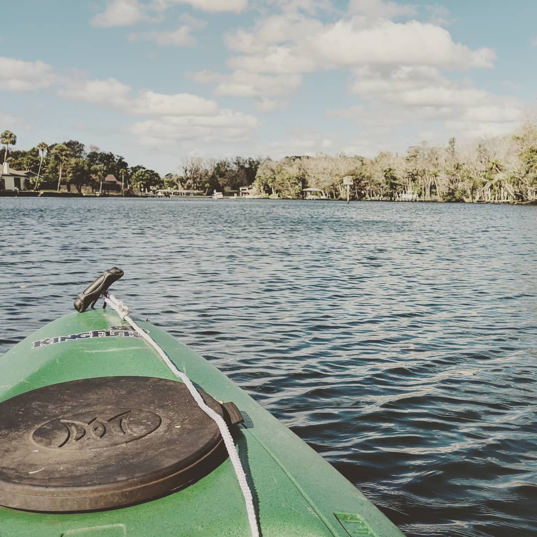 5 minutes from boat ramps and kayak launch sites to the Homosassa River.