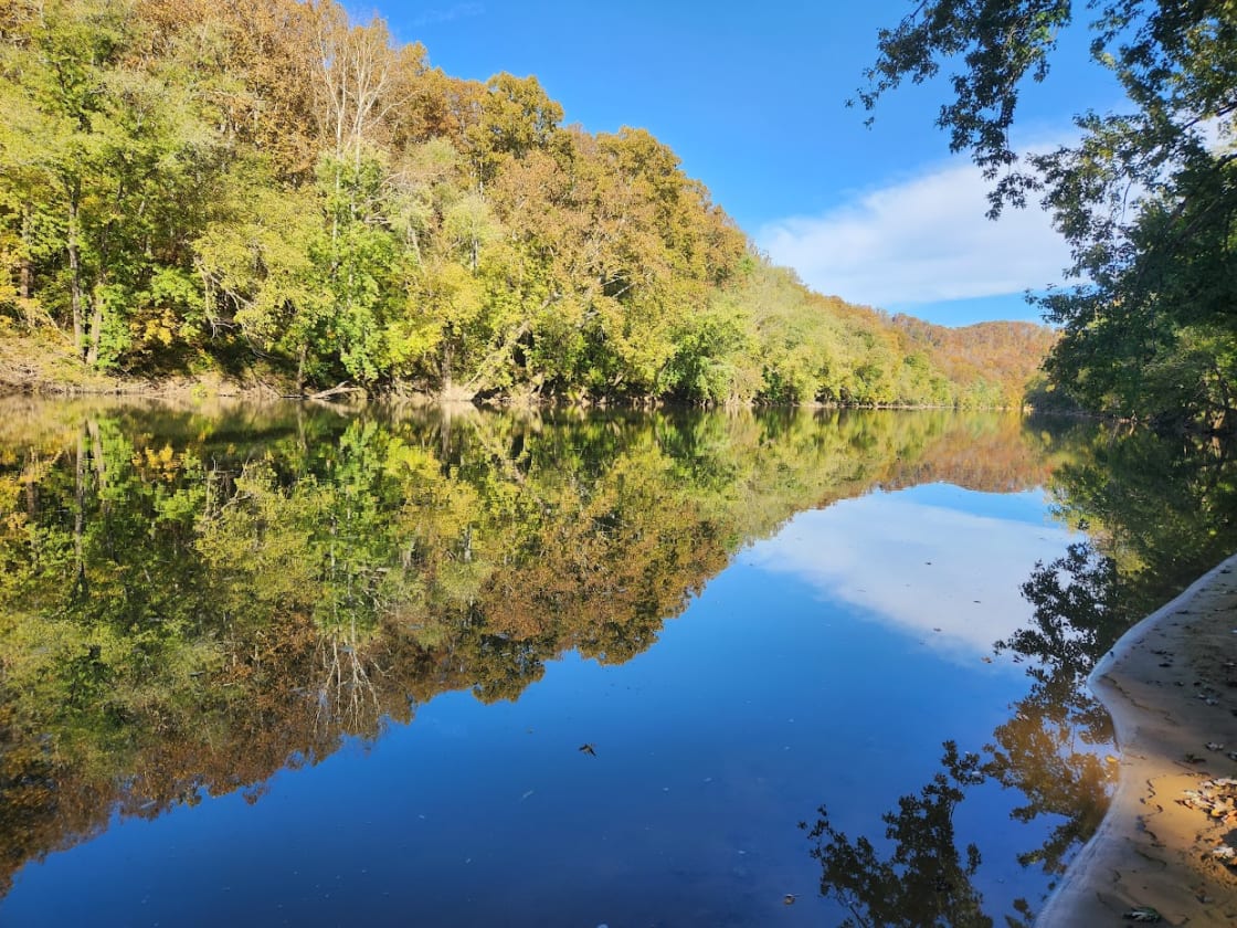 Enjoy the beautiful scenery right from the bank of the Kentucky River!

