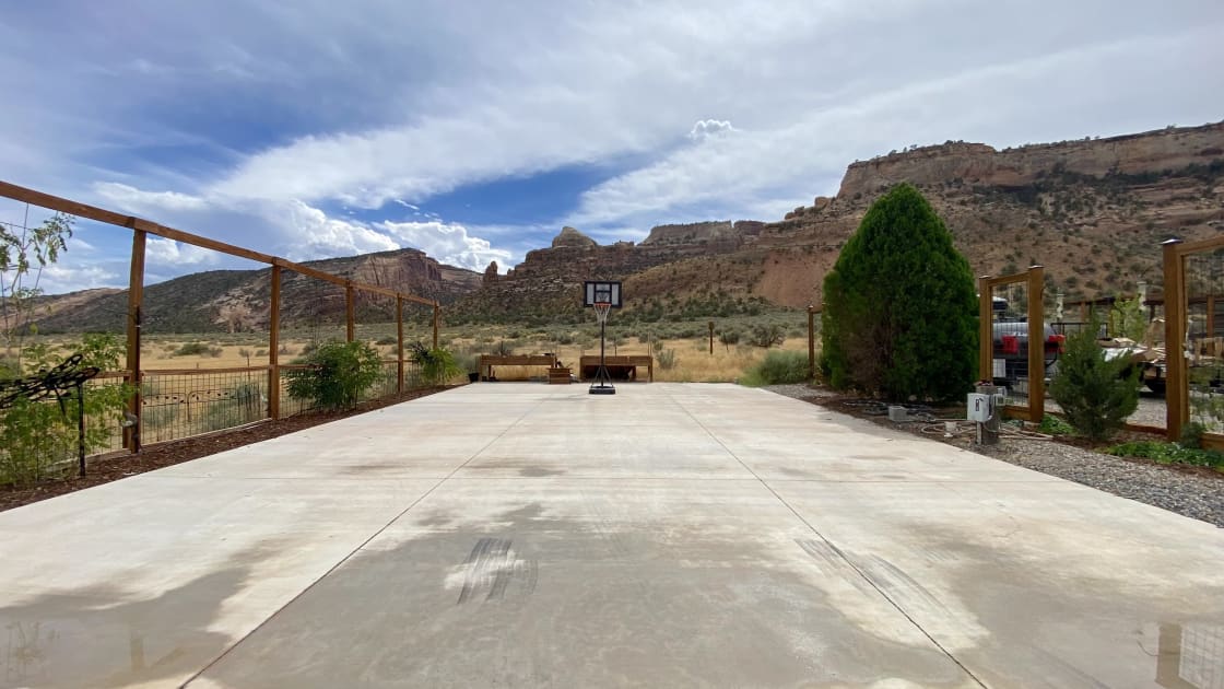 50'x30' RV pad with full hookups (50A service)