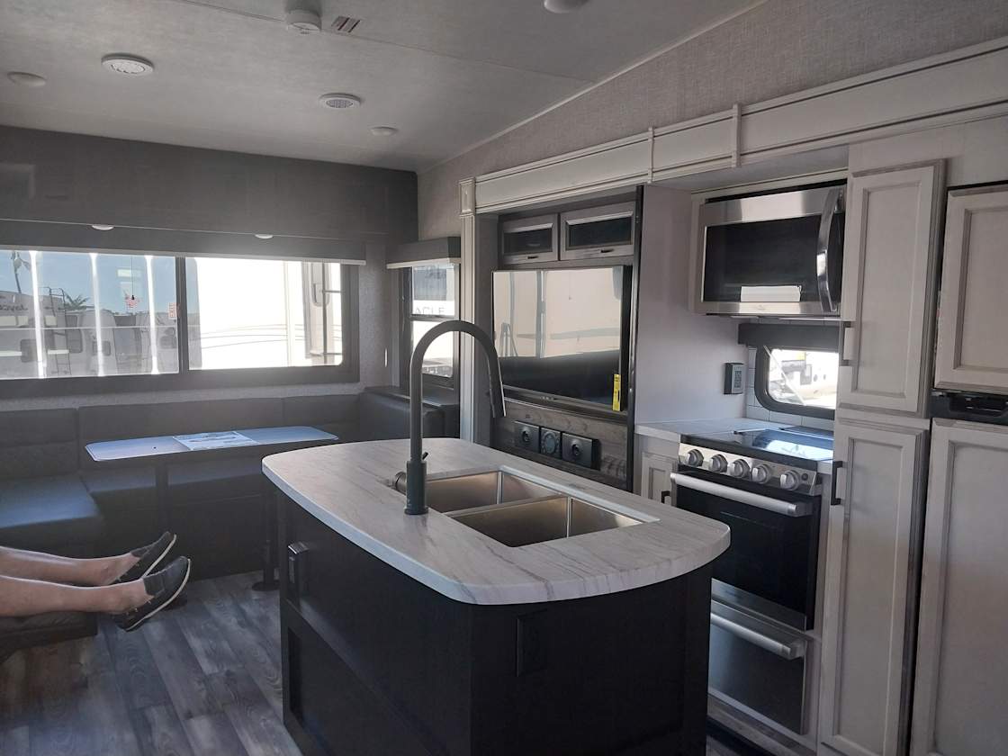 GLAMPING IN STYLE