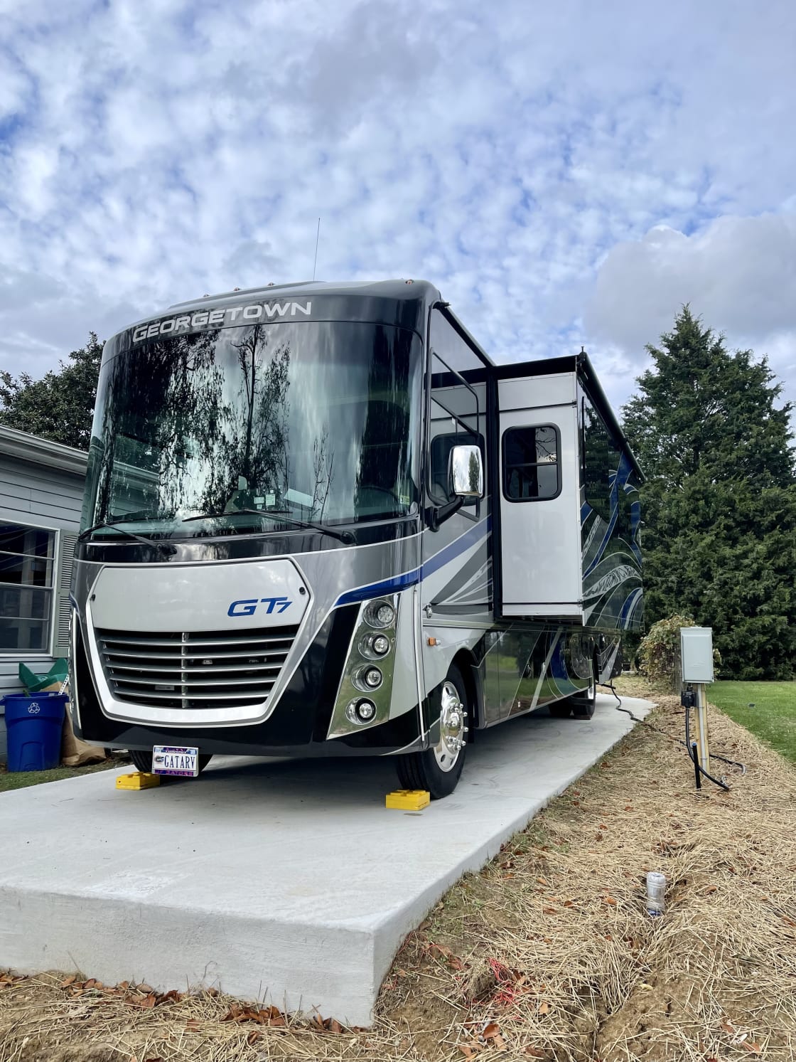 RV space with water and electric hookups