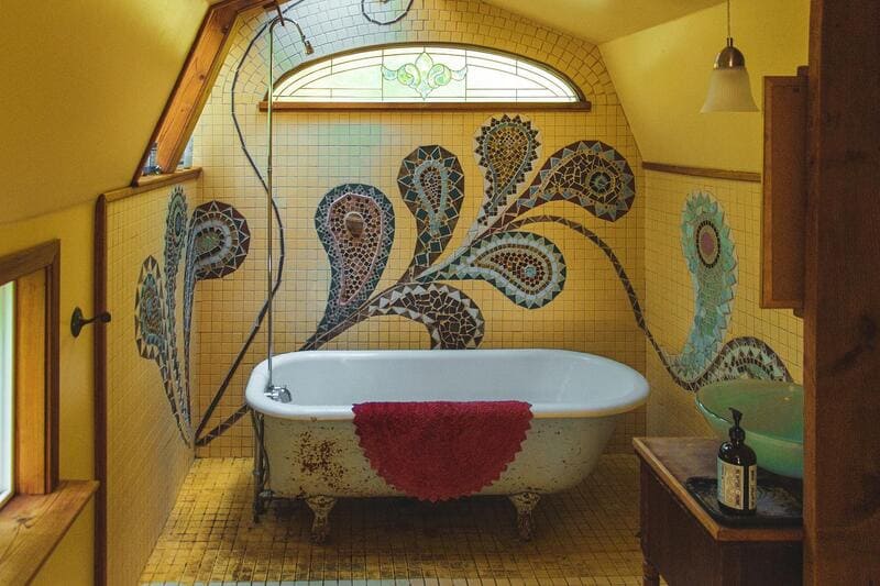 Paisley Paradise Yurt bathroom (exclusive to yurt guests)