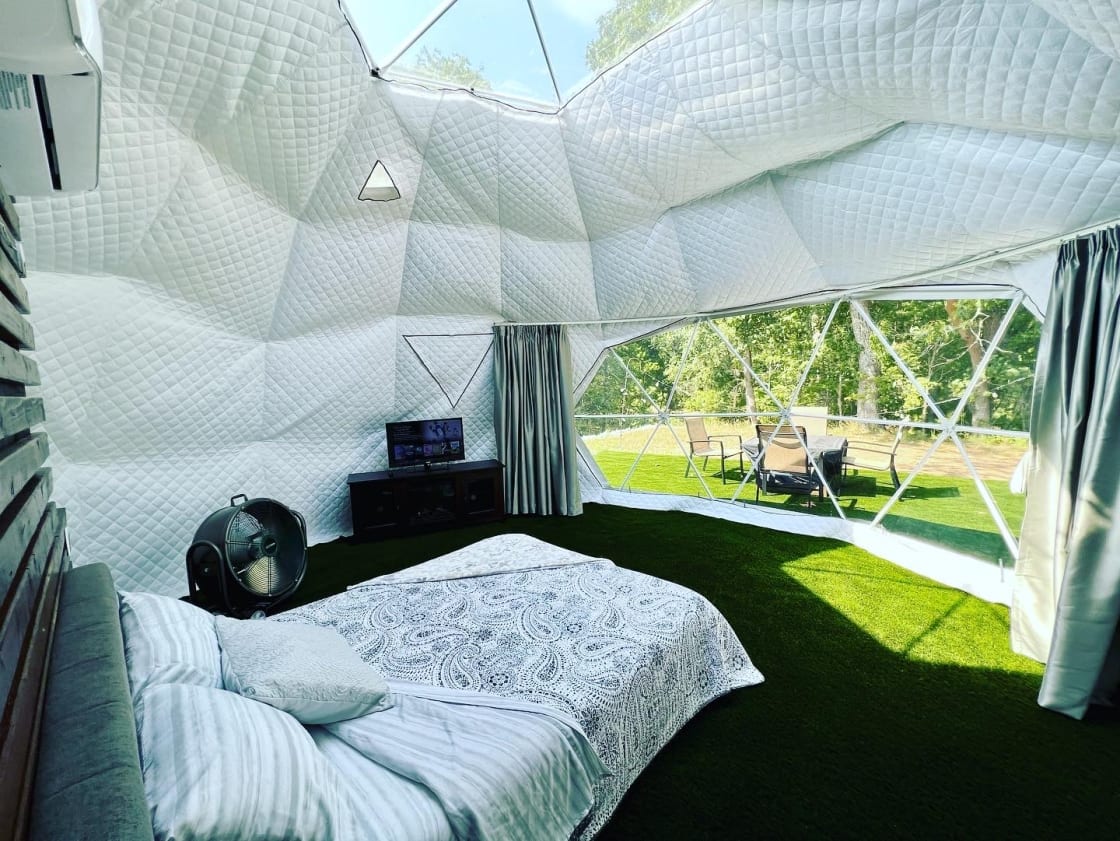 Private Riverfront Dome With AC