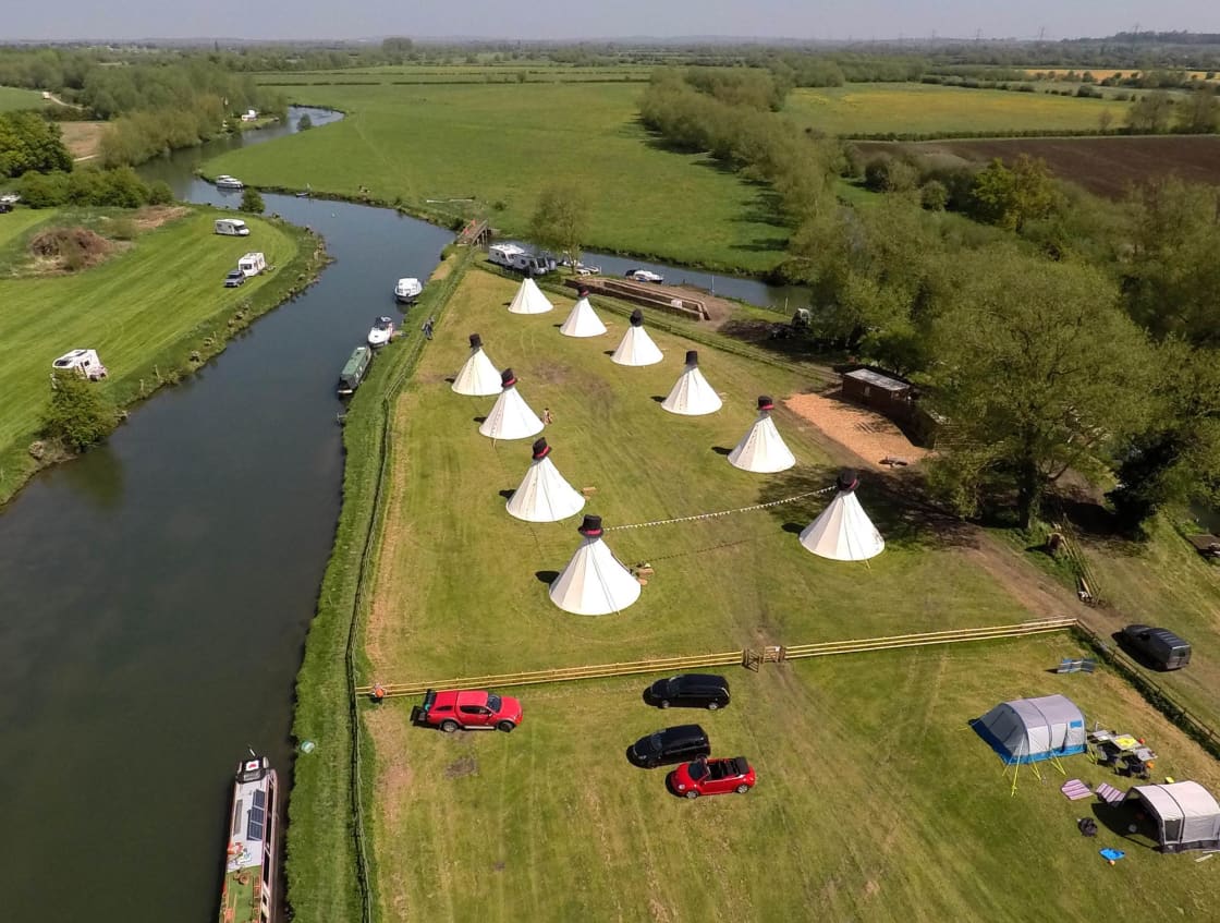 Ye Olde Swan campsite is set on an island in the River Thames.