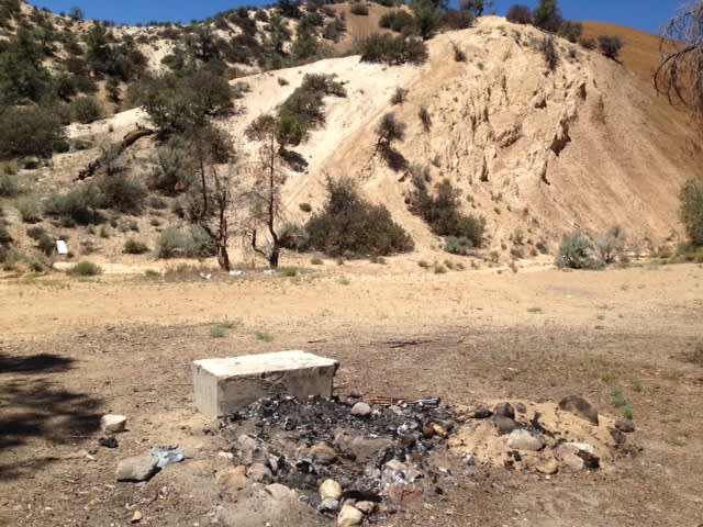 In addition to depressing sights/sites such as this, the hillsides, which are off-limits to off-road vehicles, are covered with dirt bike and other tracks. Looks like a lot of weekend hell-raising gets done here, so camp at your own risk!