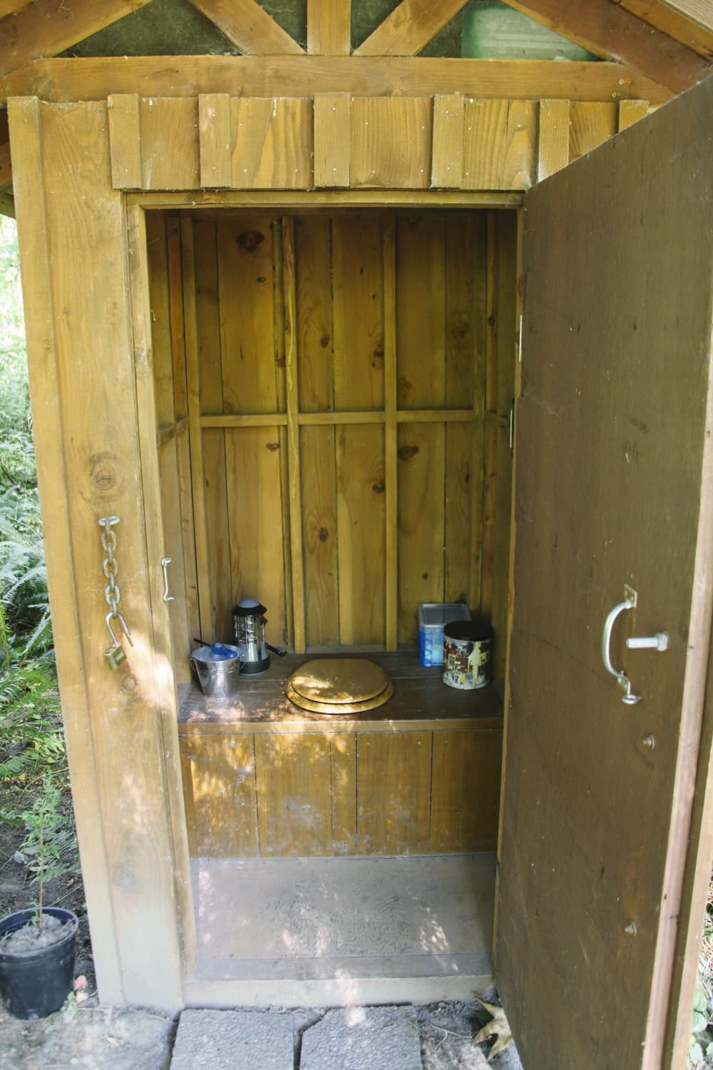 The outhouse was very well maintained and nice to use!