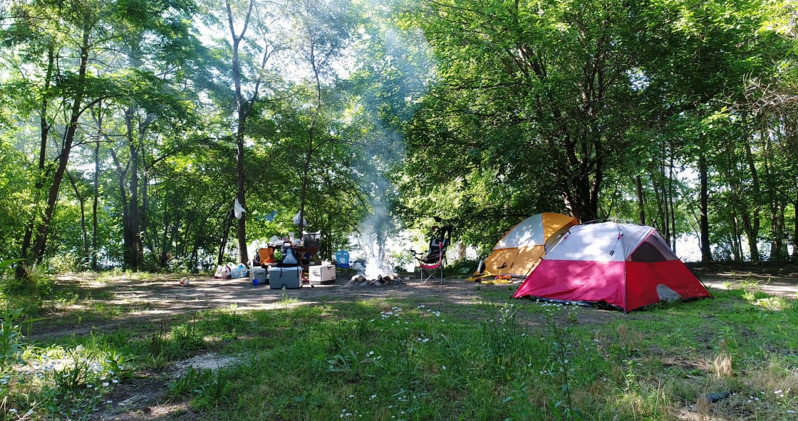 Kayak Morris Riverside Tent Campsit