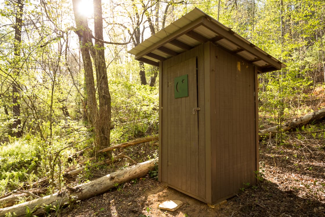 Nice lil' outhouse, conveniently located not far from the fire pit and benches at the cove. 