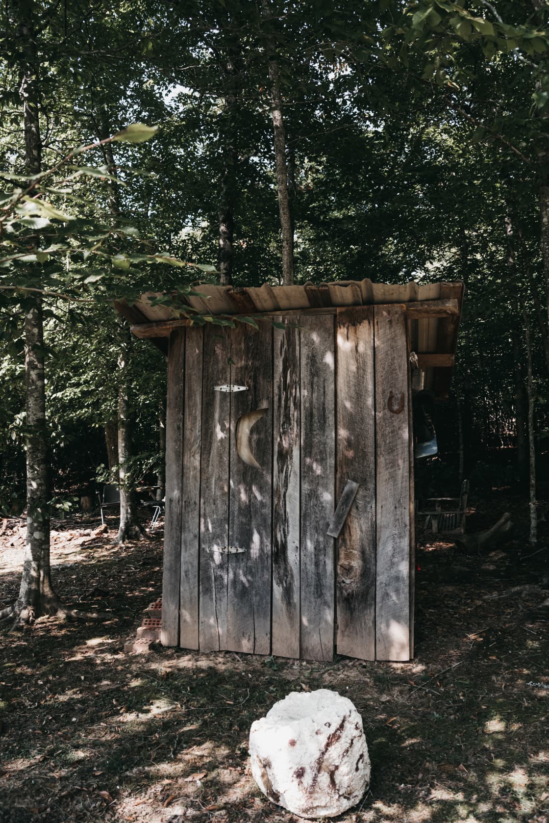 Outhouse near the tent sites for doing outhouse things..