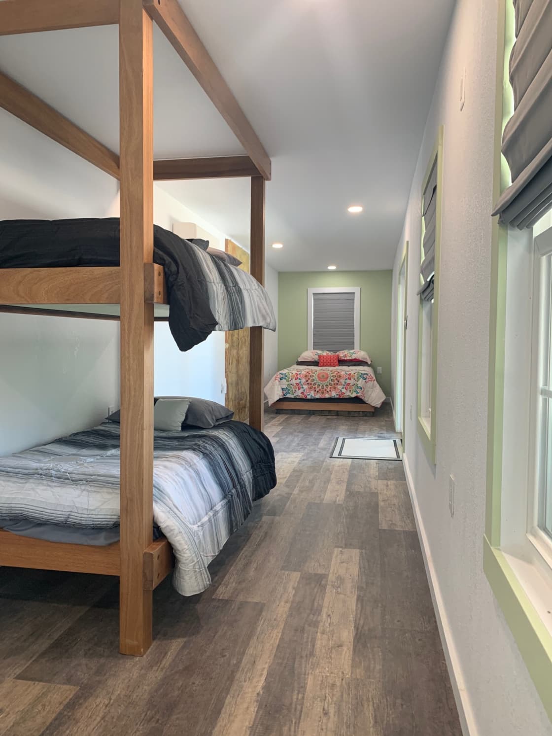 Queen bed and bunkbeds in shipping container bunkhaus