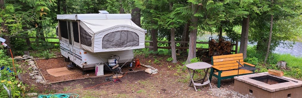 Pop-ups or mini trailers up to 15’ are a great fit for the Cedar Grove Campsite!