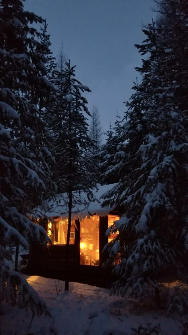 River Cabin in winter from a guest in 2021.