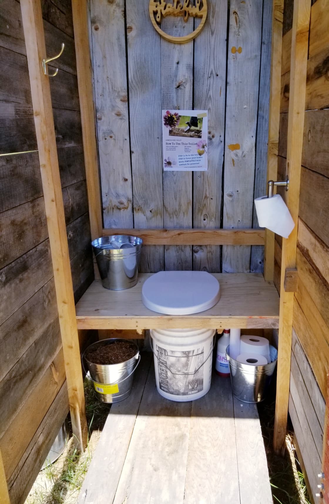 Composting toilet that is easy to use, best for the environment and no smells!