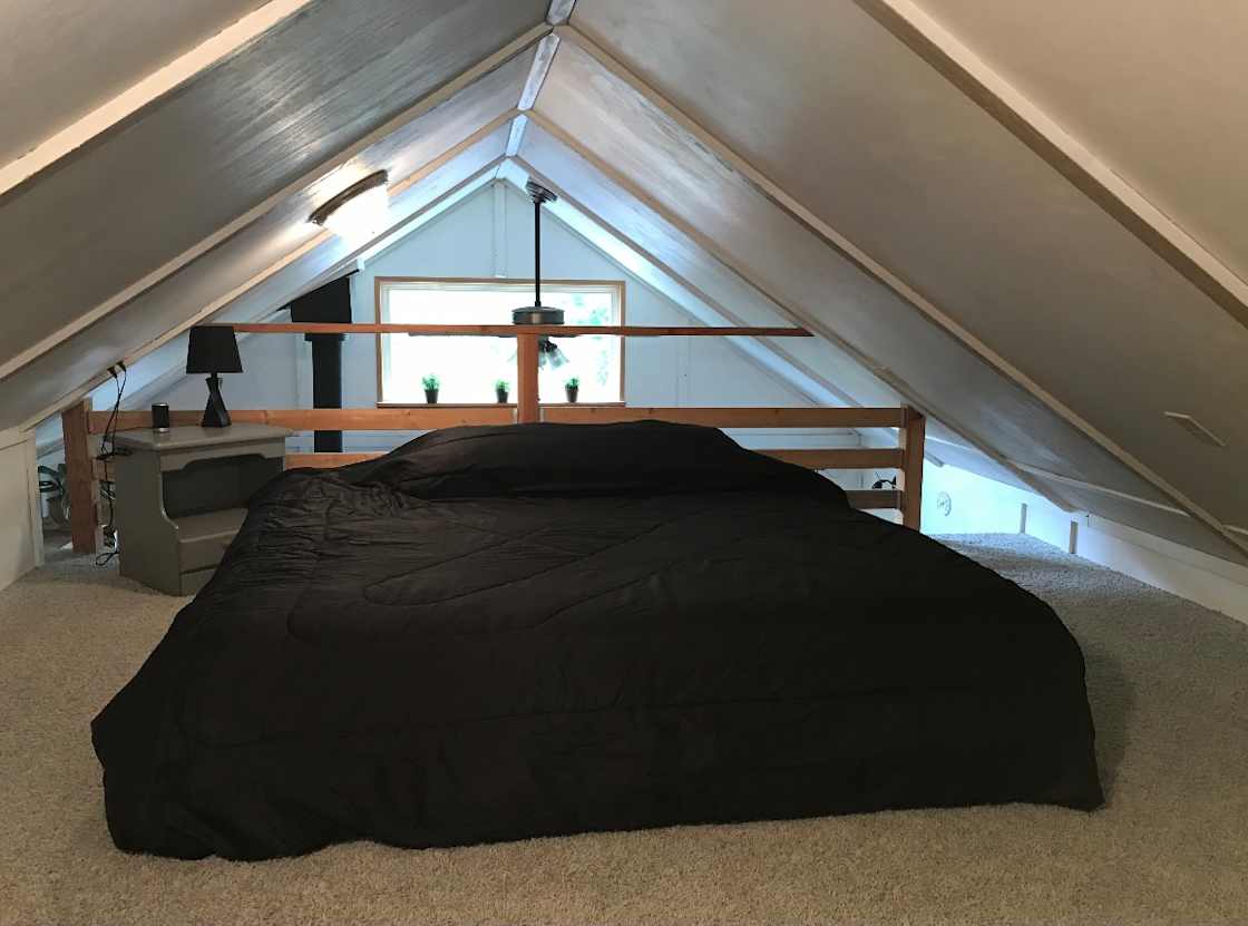 Quiet cabin on 100 acres Hipcamp in Salem, Oregon