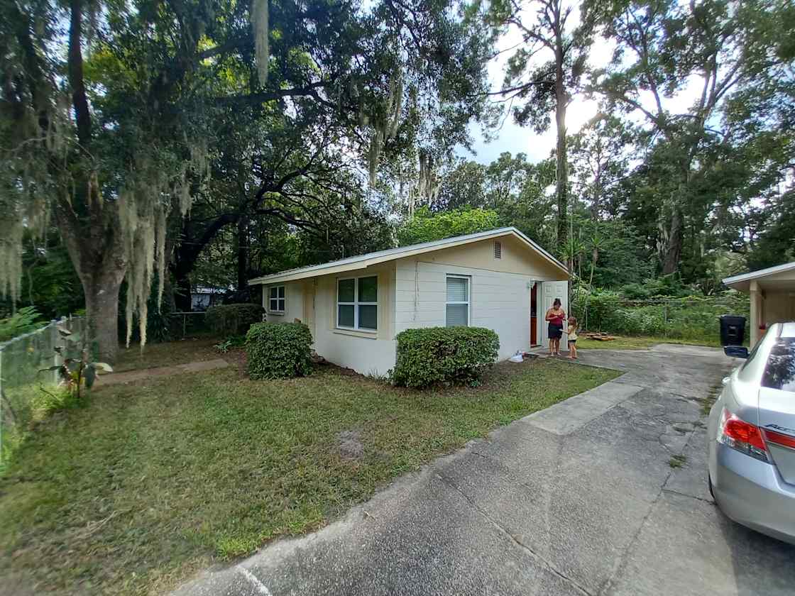 Alamo Rv rentals Hipcamp in Gainesville, Florida