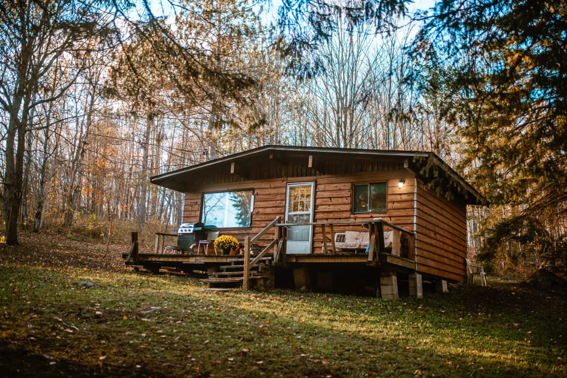 Rustic cozy cabin is definitely the perfect description for this listing.