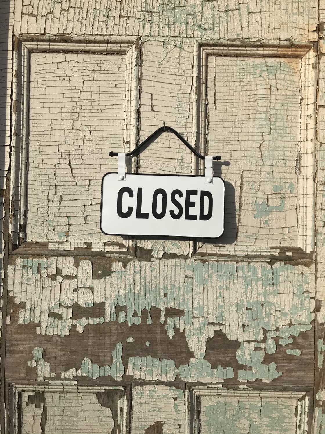 This little sign clearly tells our customers that the Farm Store is closed for business . 