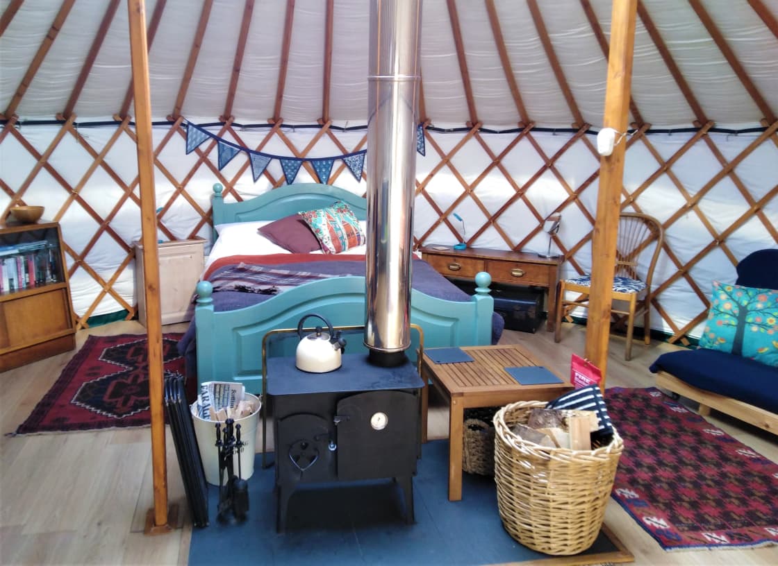 Rosa yurt inside