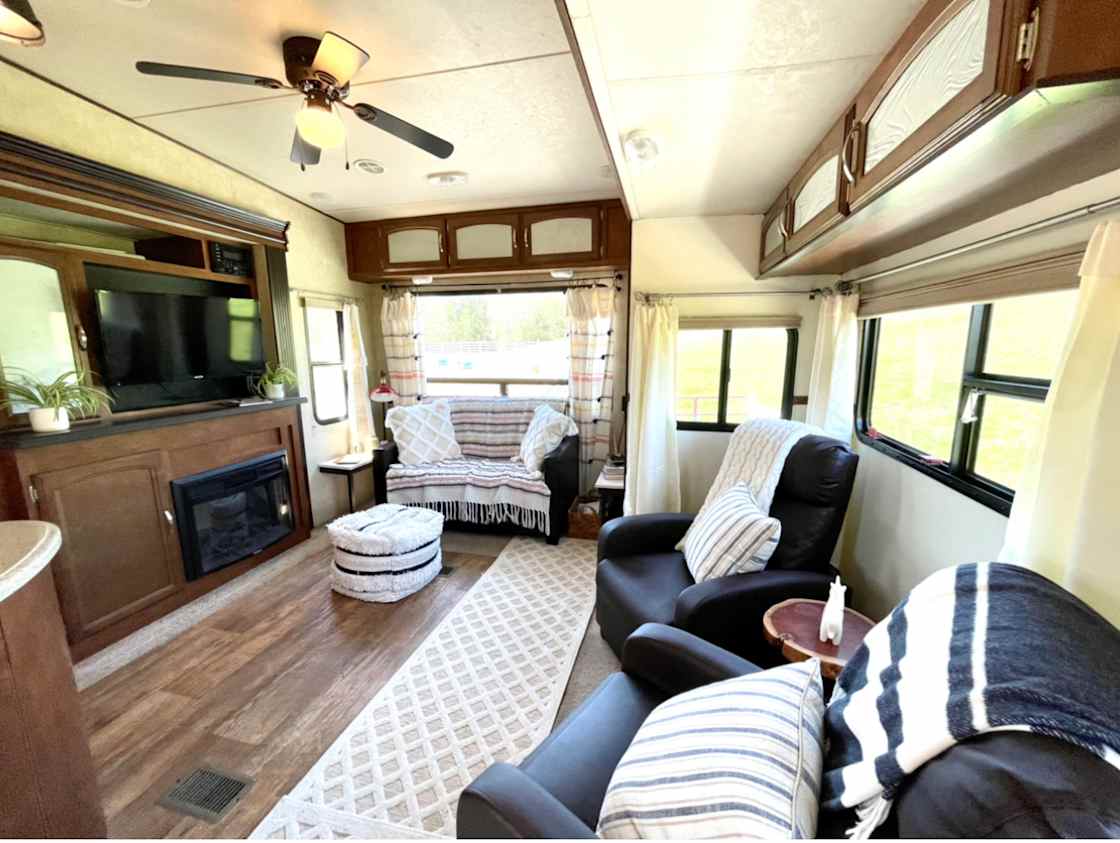 Glenmont Farm Glamping RV Hipcamp in Fort Valley, Virginia