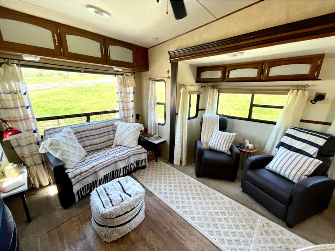 Glenmont Farm Glamping RV Hipcamp in Fort Valley, Virginia