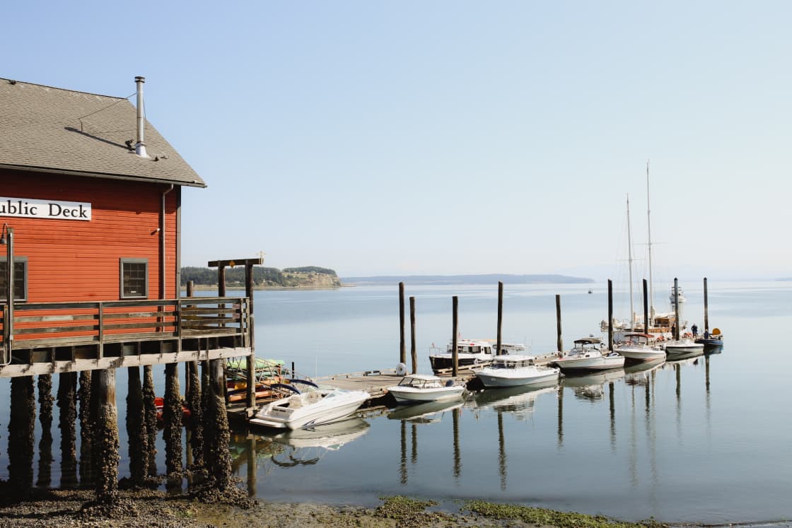 Charming Coupeville - 5 minutes from the property!