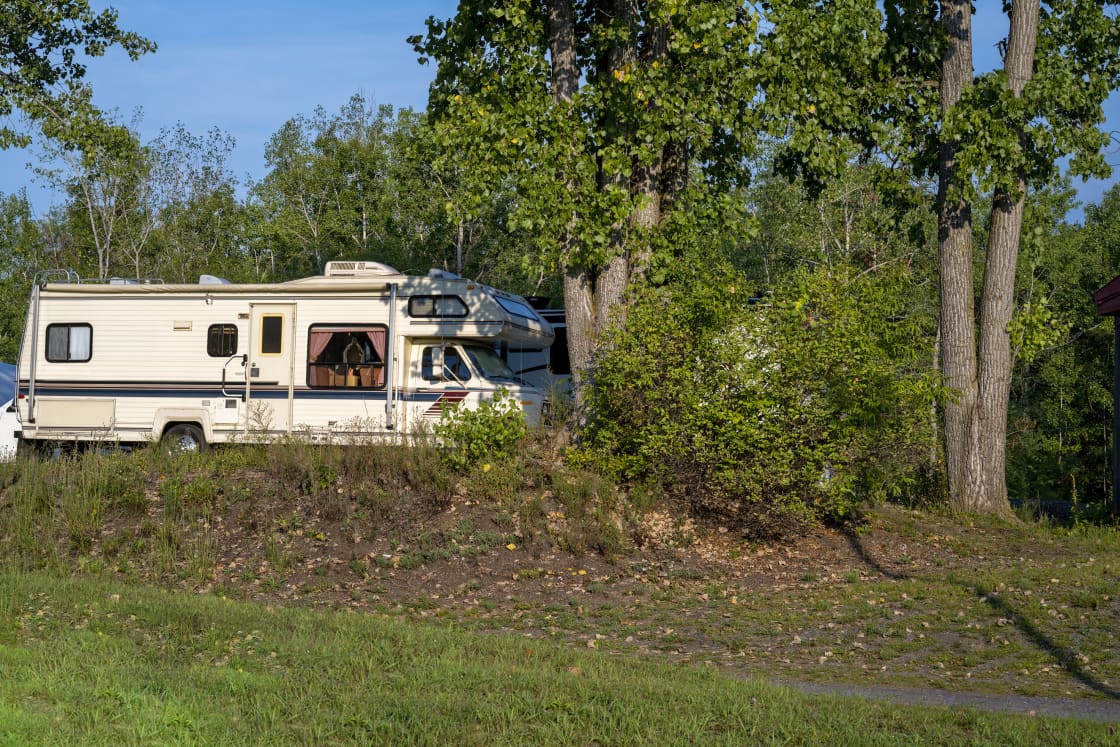 Bridgeview Harbour Marina Lakefront A good spot surrounded by trees to install your RV