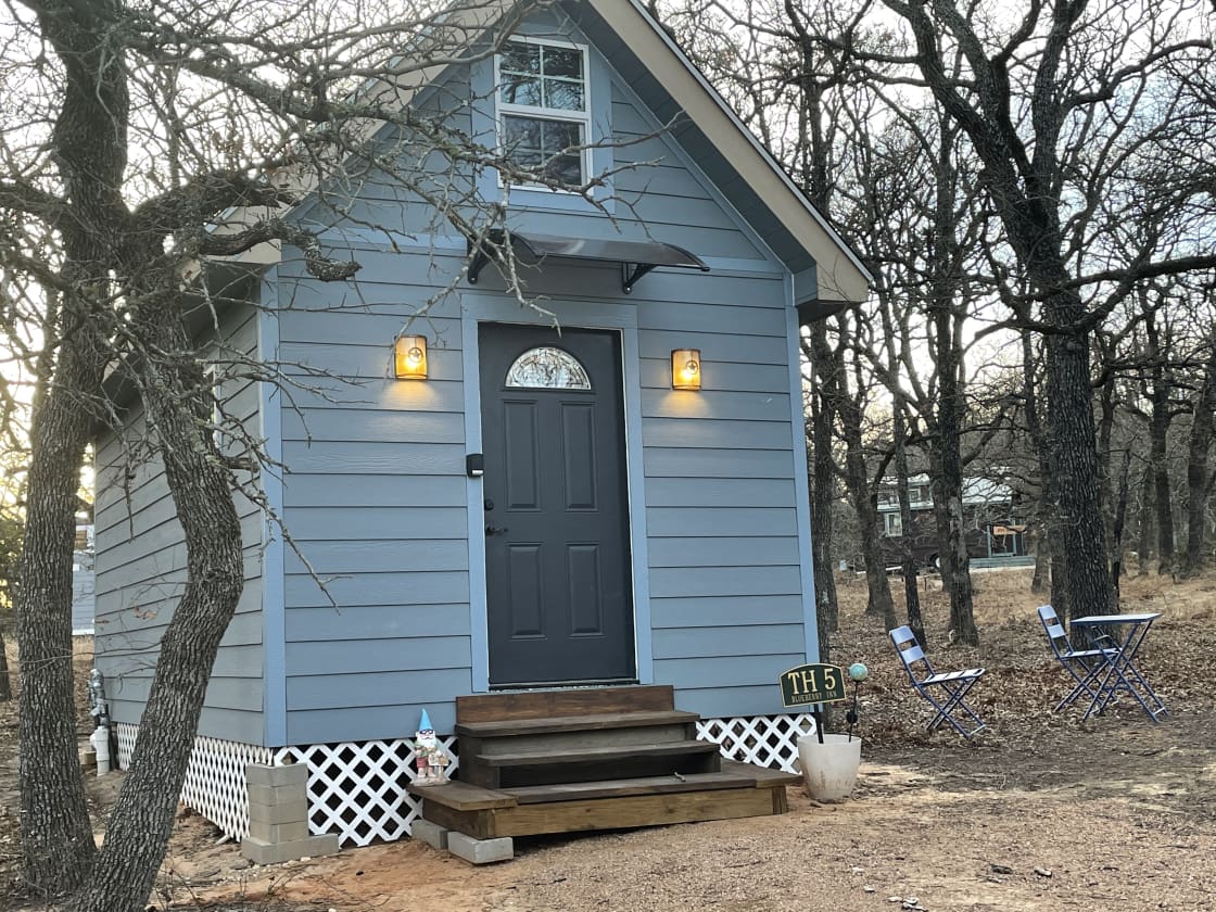 Blueberry Inn Tiny Home 5 (4-5 people)