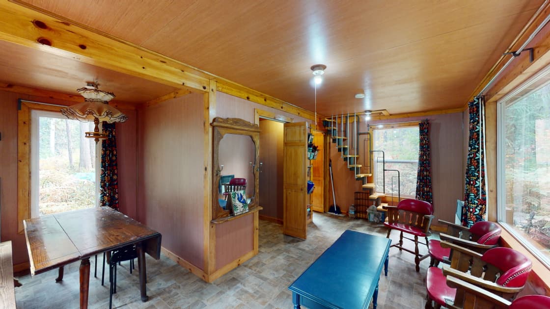 Cabin two-sleeping quarters