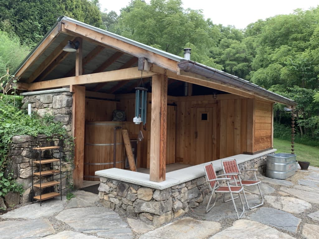 The Lily Pad: Glamping with Sauna