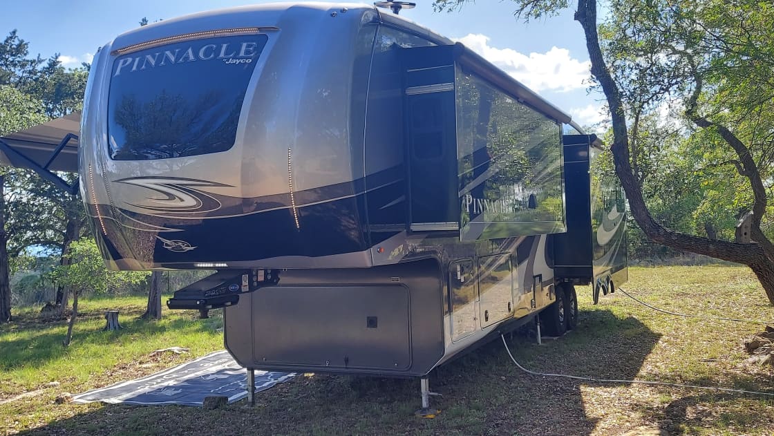 Hill Country Luxury RV Glamp: Texas