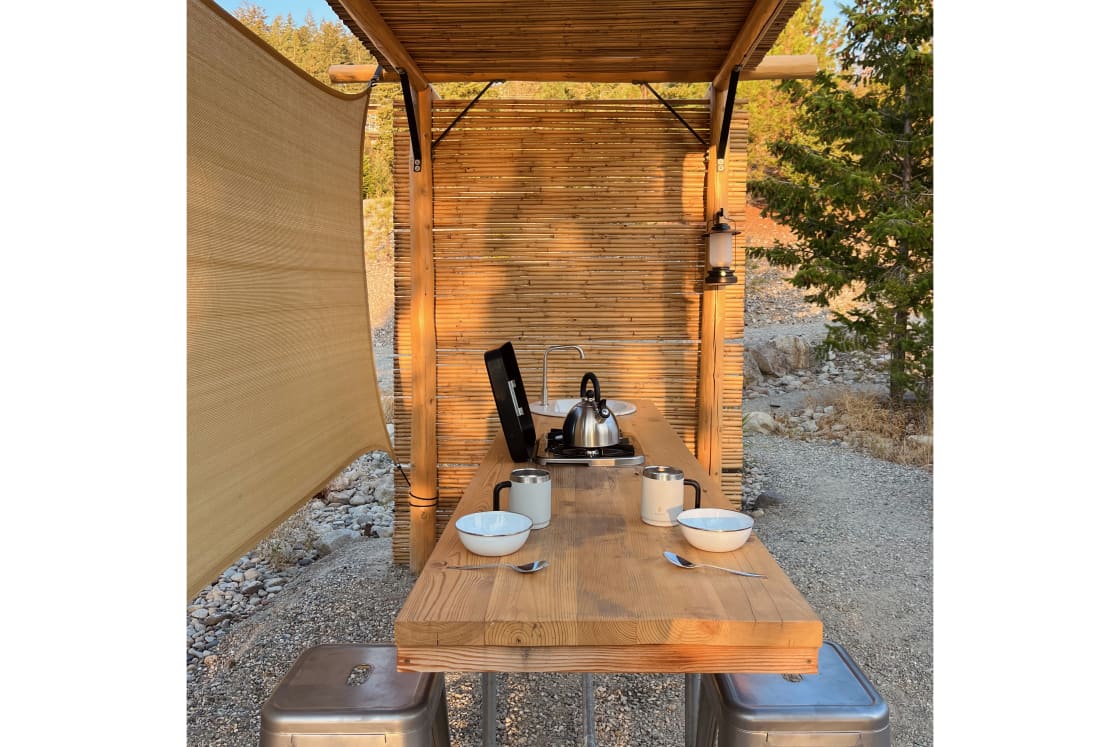 Private camp kitchens feature bar style seating for great breakfasts, lunches, and dinners in the beautiful outdoors.