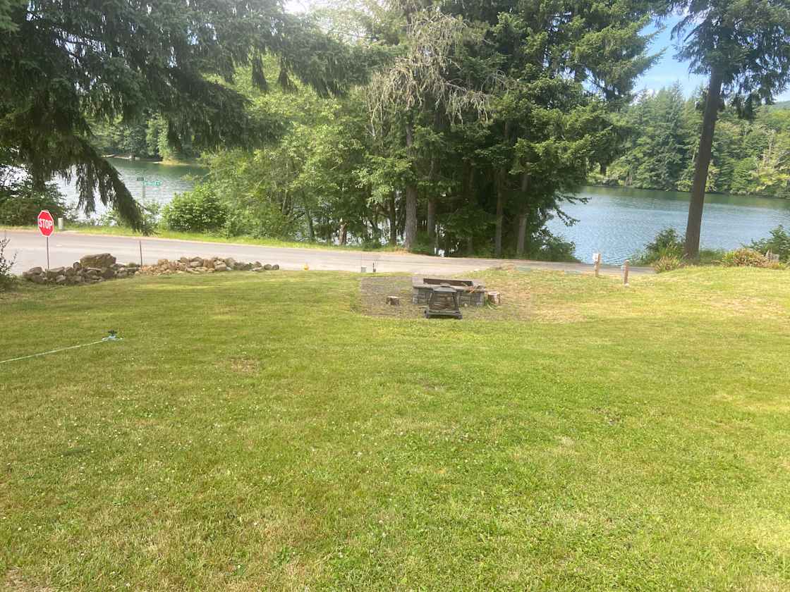 Lakefront getaway Hipcamp in Mossyrock, Washington