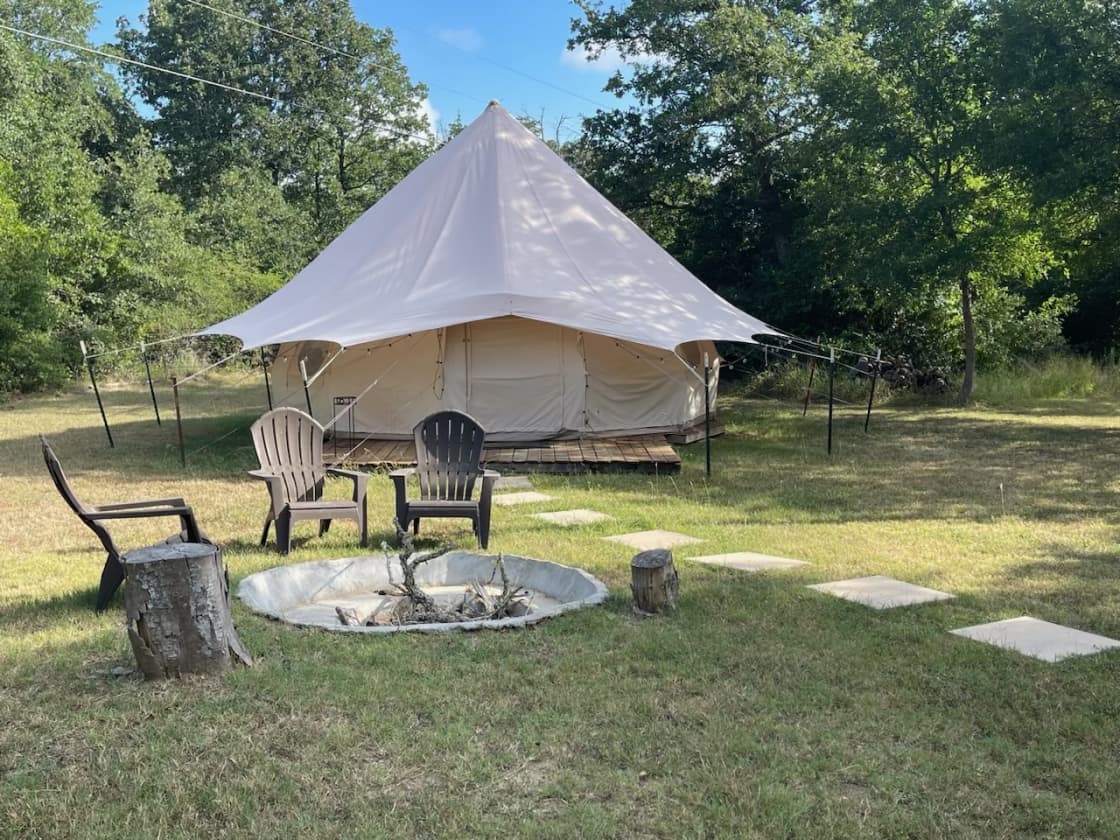 Country Glamping By The Pool