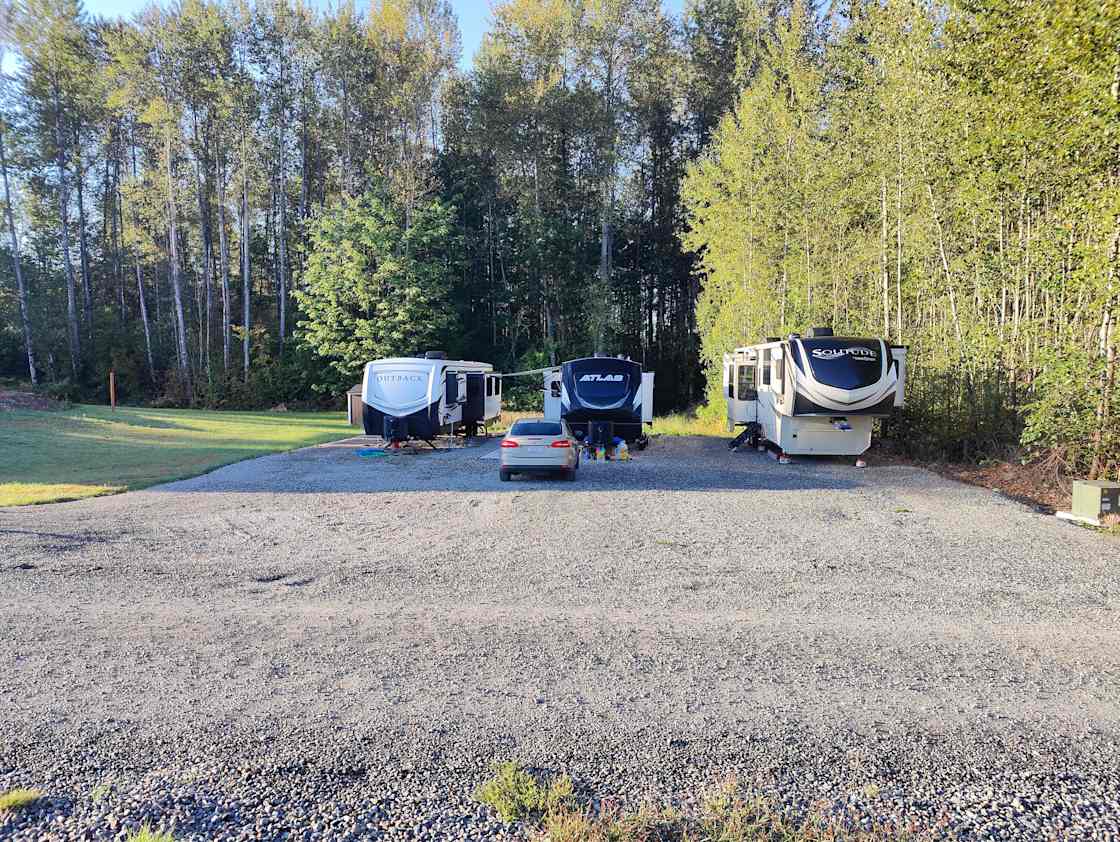 Hill. Top Hipcamp in Lake Morton Berrydale, Washington