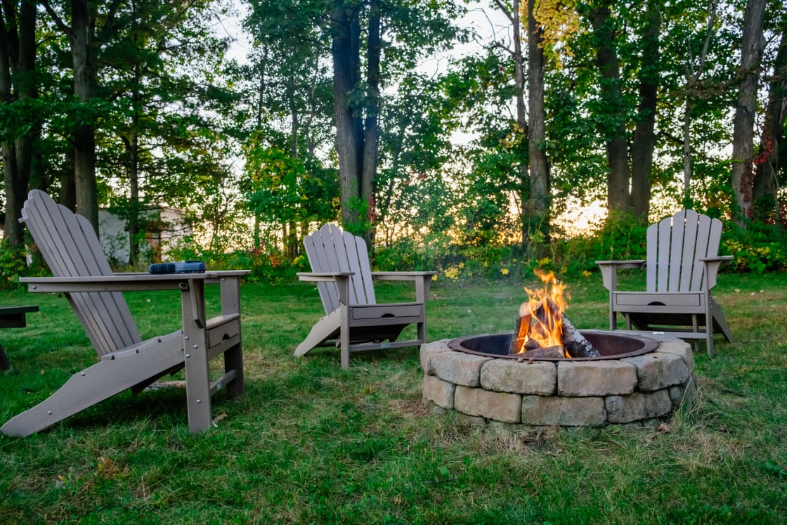 Cozy firepit and chairs