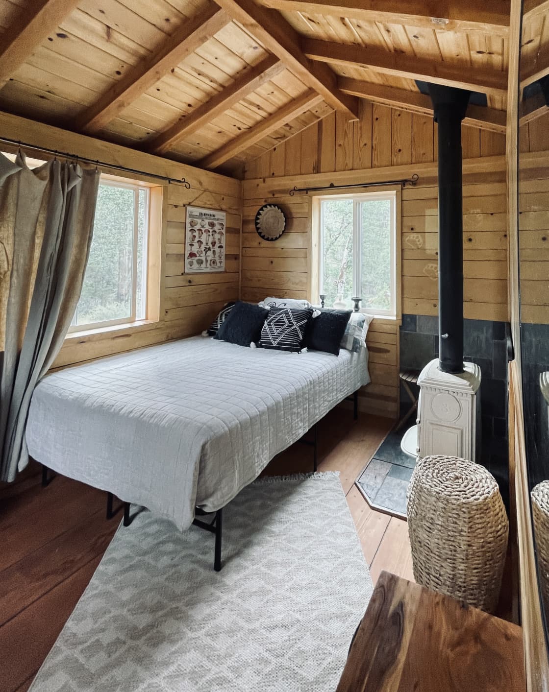 Luxurious & Unique Creek-side Cabin