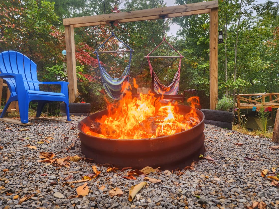 Fire ring has a swivel cooking grill
