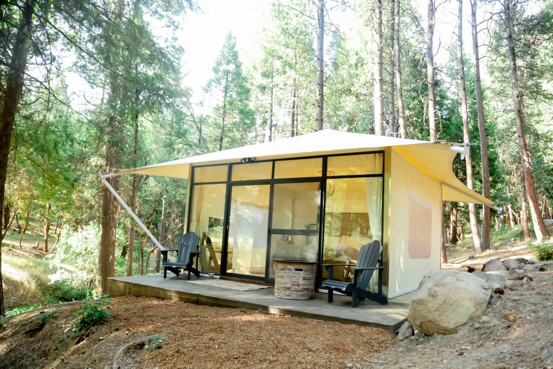 Luxurious Glamping In Apple Hill