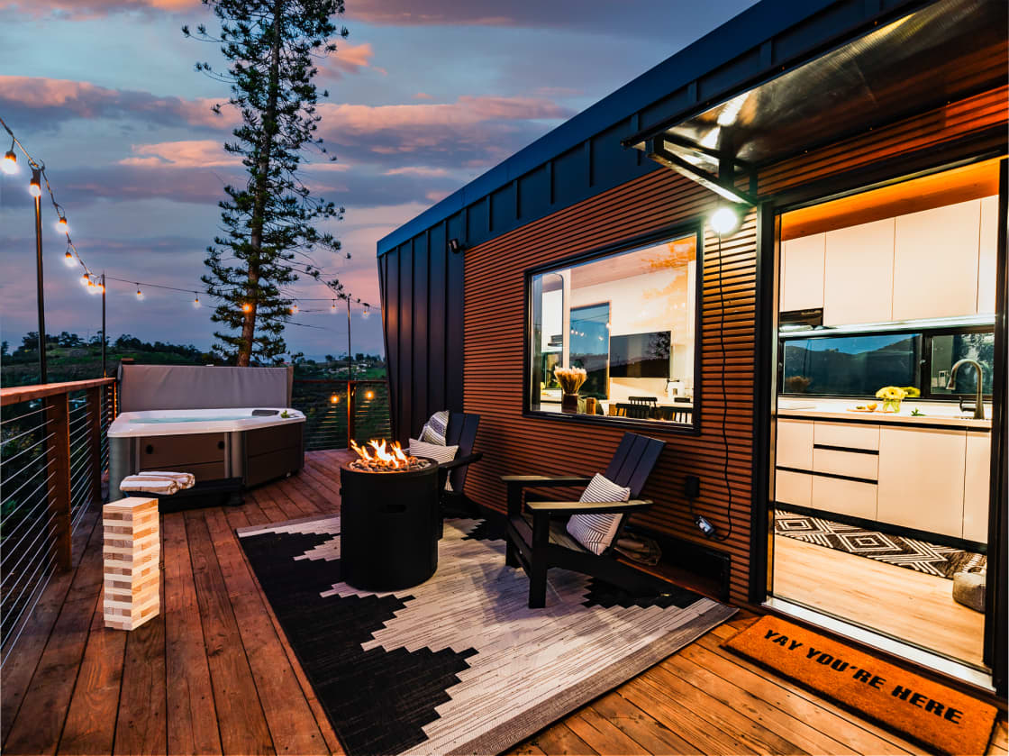 Vista Den: Luxury THOW retreat